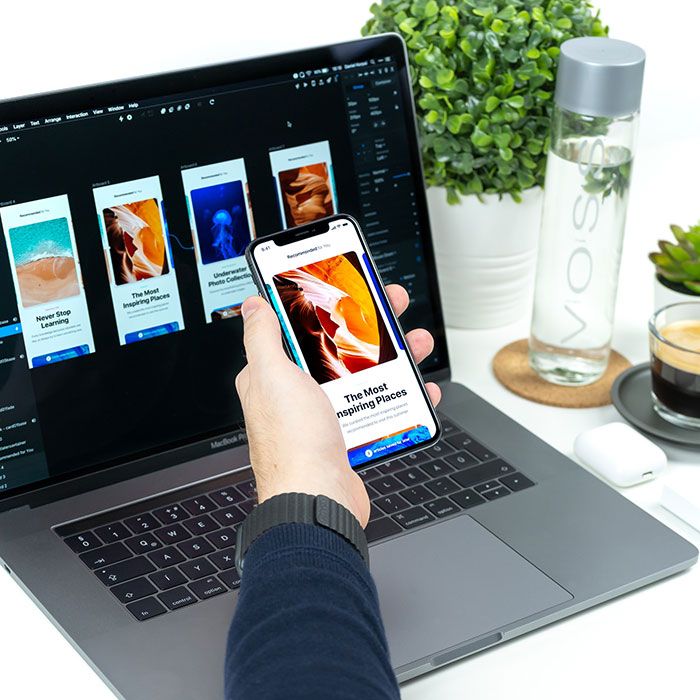 The unsuspected advantages of the Headless CMS and Progressive Web App duo: UX optimization and increased conversions.